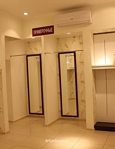 Фото Частичная замена напольного покрытия. Монтаж кондиционера. Замена торгового оборудования. Замена освещения.